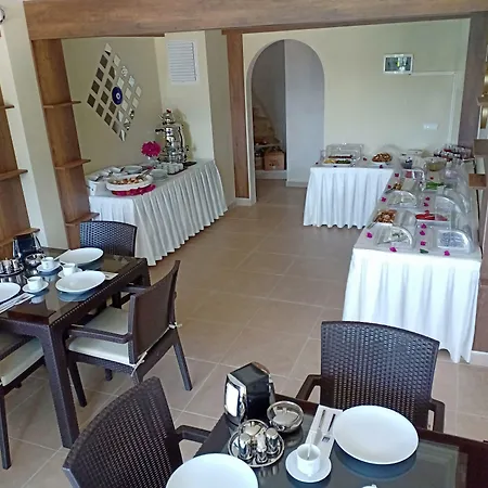 In Forest Aparthotel 3*