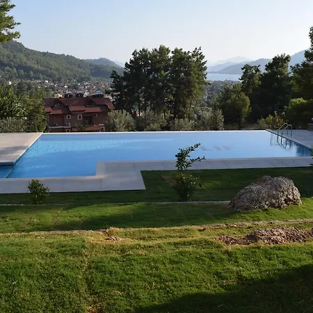 In Forest Aparthotel