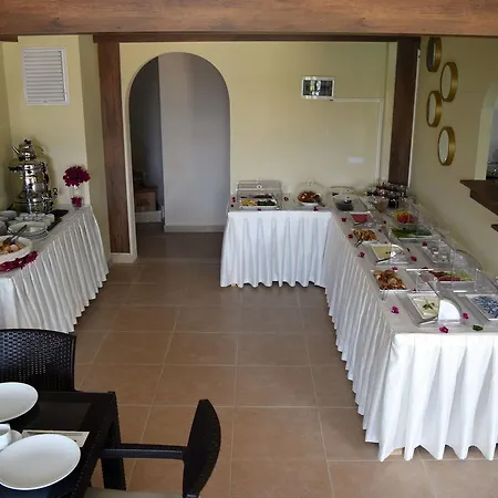 In Forest Aparthotel 3*