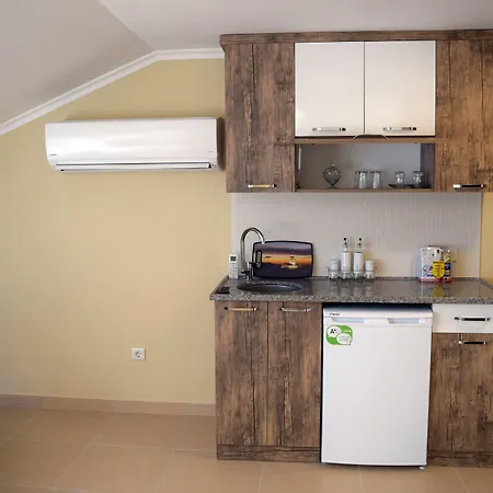 In Forest Aparthotel 3*