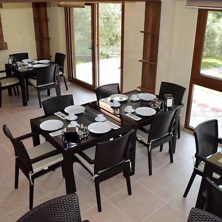 Aparthotel In Forest 3*